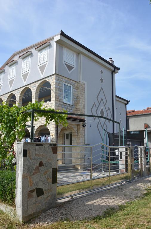 Apartments Petar & Anka Biograd Na Moru Extérieur photo
