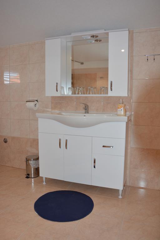 Apartments Petar & Anka Biograd Na Moru Chambre photo